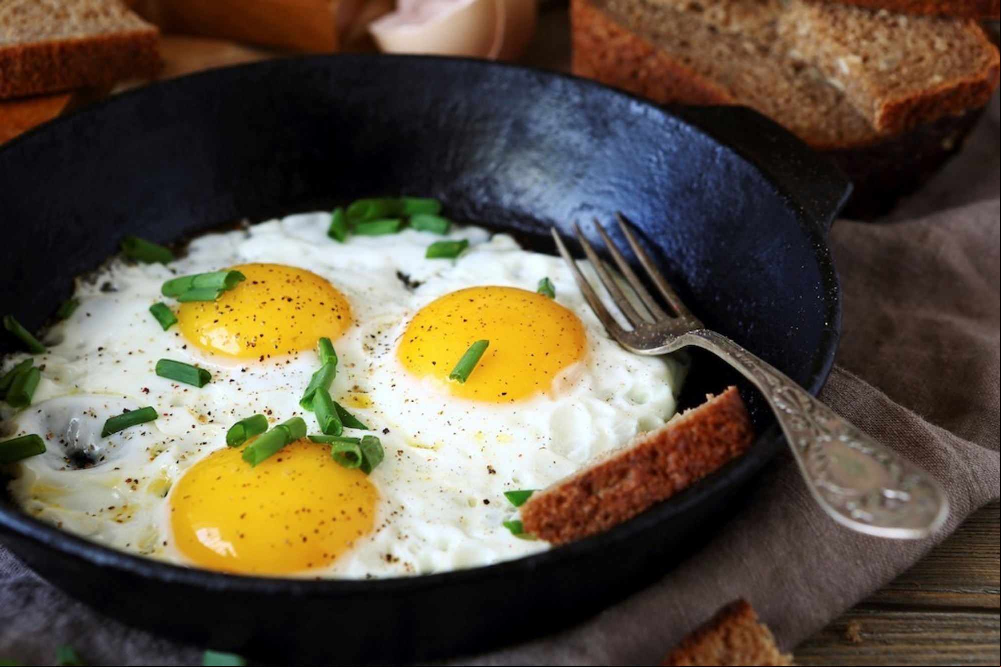 ¿Qué ocurre en el cuerpo si consumís tres huevos al día durante un mes?