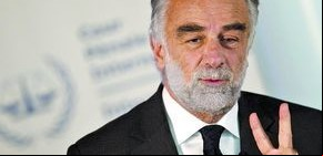 “Si hay crímenes y no los previenen, Kadafi y su familia serán responsables”