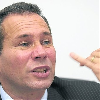 Nisman: el Gobierno acepta el pedido del fiscal y levanta el secreto sobre los espías inorgánicos de la SIDE y el Ejército