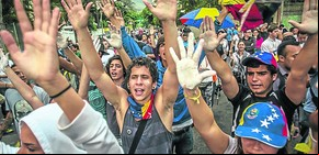 Los días en que la calle pisoteó el carisma