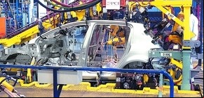 Fiat Chrysler y Peugeot Citroën prometen "no cerrar fábricas"