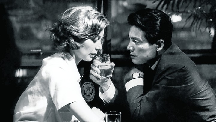 Emmanuelle Riva y Eiji Okada, en “Hiroshima mon amour” (‘50).