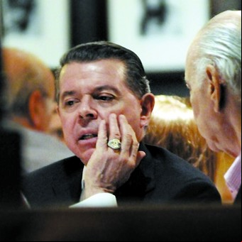 Murió Norberto Oyarbide: la historia del millonario anillo de diamantes
