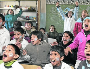 Sileoni dijo que el Mundial se verá en la escuela, "como debe ser"