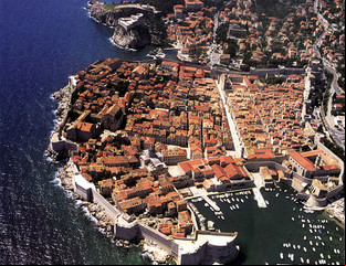 6 cautivantes ciudades amuralladas de Europa