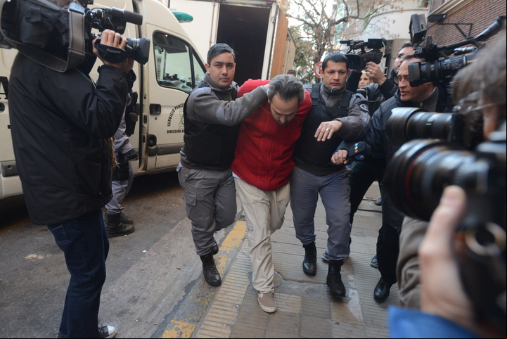 Ríos yendo al Tribunal a escuchar el veredicto del segundo juicio contra él en junio de 2014. (Luciano Thieberger)