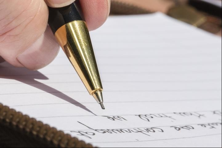 La grafología es el análisis de la escritura manuscrita de un individuo. Foto: Thinkstock Photos.
