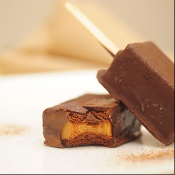 Chocotorta helada en palito