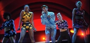 Pharrell Williams, para que el frío se pase bailando