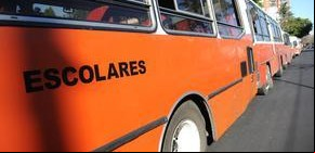 Transporte escolar: ¿qué mirar para que tu hijo viaje seguro?