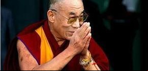Un tuitero descubrió la clave de la serenidad de Dalai Lama