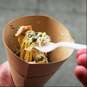 Spaghetti en cono: la nueva moda "para llevar" en Nueva York