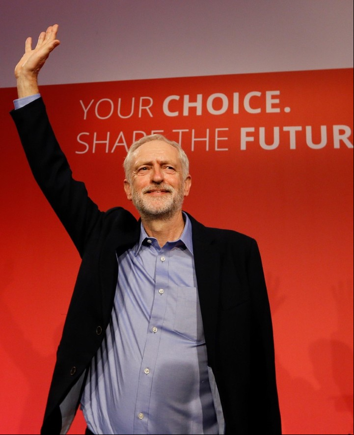 CLAIMA20150912_0078 Kirsty Wigglesworth FESTEJO. Jeremy Corbyn celebra el triunfo en las elecciones primarias del Laborismo británico. (AP)