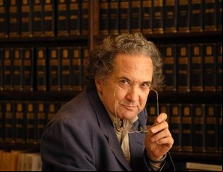Se hizo una petición por un remedio para Ricardo Piglia y ahora la prepaga dice que lo cubrirá