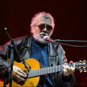 Facundo Cabral: el cantor y "filósofo" popular que murió acribillado por sicarios en una calle de Guatemala