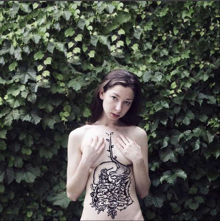 Habitar y aceptar el proceso para así florecer desde lo más profundo. (Artistas Lucila Godoy y Flor Huerga)