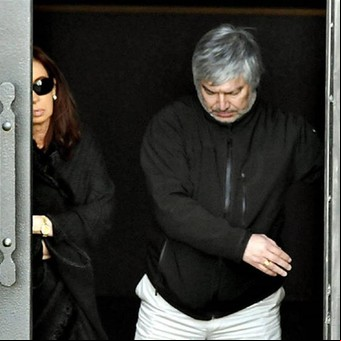 Empezaron a peritar la fortuna de Cristina: operaciones con Lázaro Báez y ahorros millonarios en dólares bajo sospecha