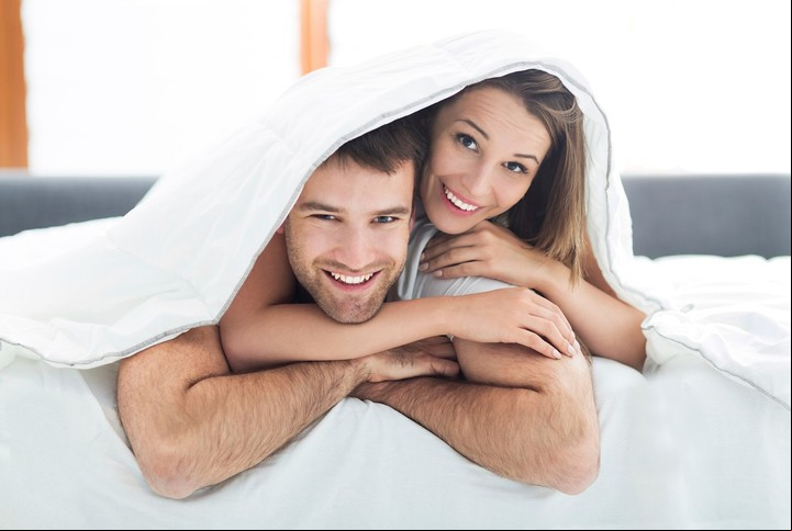 ¿Tener una edad parecida, hace más feliz y duradera la pareja? Reglas según la psicología./ Foto: Istock.