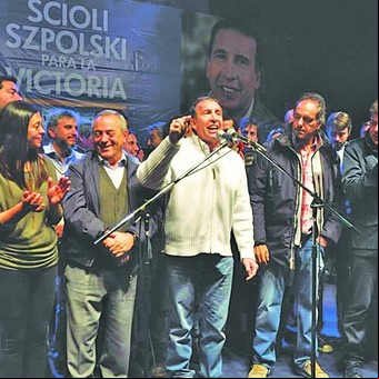 El incómodo álbum de los políticos K con el ex dueño de Tiempo Argentino