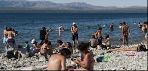 Captan en video un extraño fenómeno en el Nahuel Huapi: ¿El Nahuelito?
