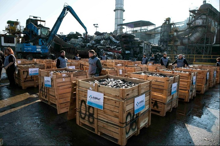 Armas confiscadas y guardadas por la ANMaC son destruidas en una planta siderúrgica de Tenaris Siderca, en Campana, Provincia de Buenos Aires, en agosto de 2016. (Ministerio de Justicia)