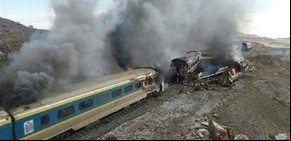 Brutal choque de trenes en Irán: 40 muertos