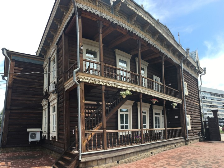 Una de las tradicionales casas de madera que hacen de Irkustk una hermosa ciudad.