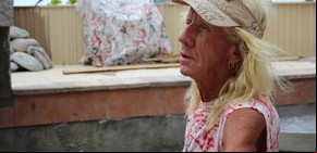 Ron “Foots” Kynes: el artista que tiene su propia escalera al cielo en Islas Caimán