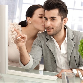 Amor en el trabajo: ¿Cuáles son las ventajas y desventajas?
