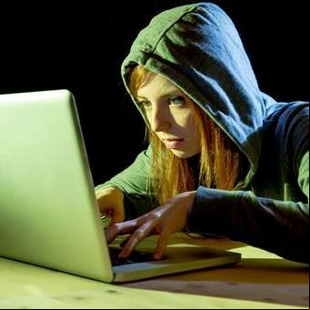 ¿Sospechás que tu pareja oculta cosas en sus redes sociales?