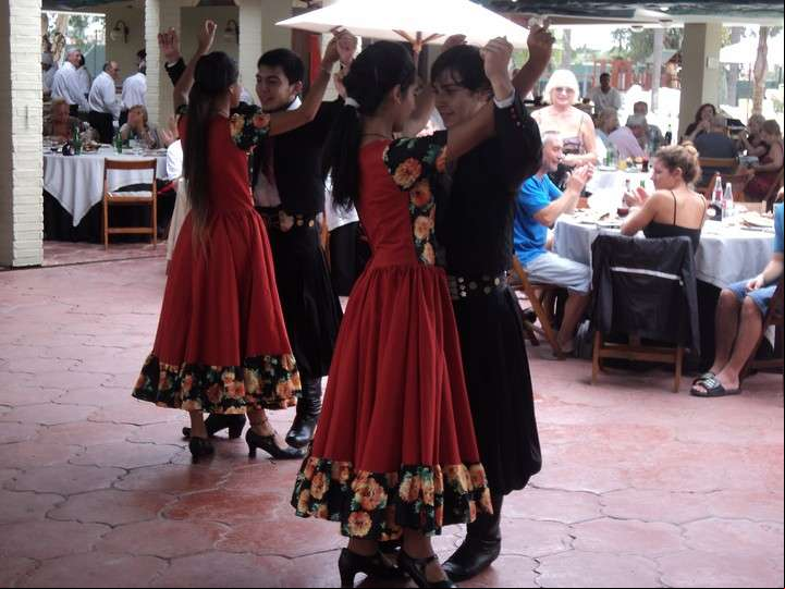 Peña de los sábados en el hotel y resort Los Pinos, en Las Termas de Río Hondo, Santiago del Estero.