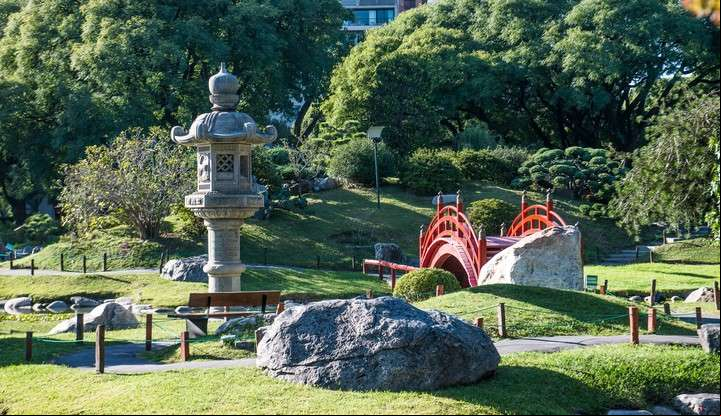 Uno de los puentes del Jardín Japonés, Buenos Aires (Jardín Japonés).