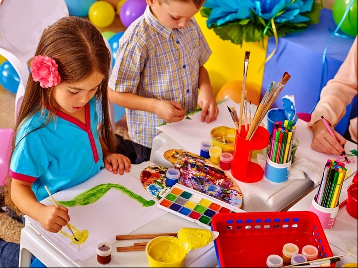 Vacaciones de invierno para chicos. Libros, pintura y talleres.