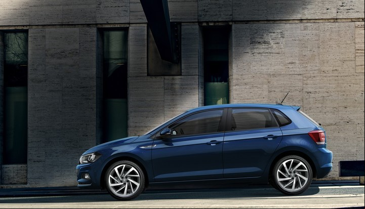 El nuevo Polo se fabrica en Brasil . Será el único modelo de su segmento en ofrecer variantes manuales y automáticas en versiones de entrada de gama.