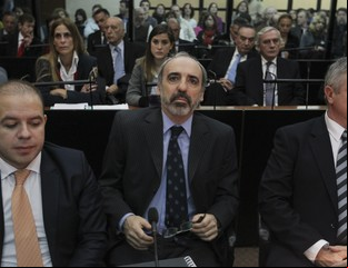 Atentado a la AMIA: la causa más vieja de Comodoro Py que acumula acusados, pruebas y sospechas, pero sobre todo frustración e impunidad