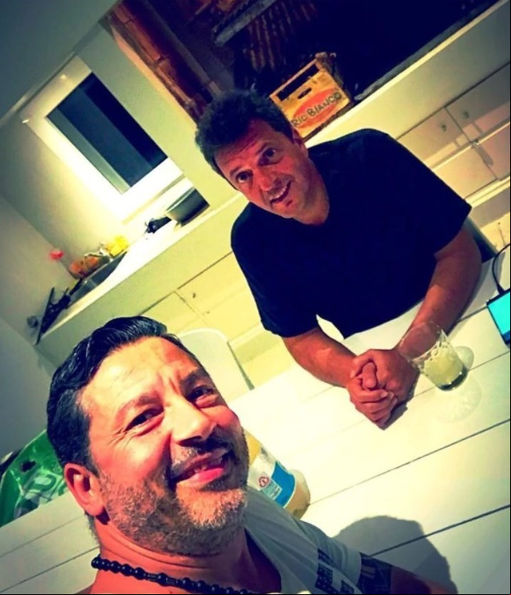 Massa, junto a Menéndez pinamar Sergio Massa Gustavo Menendez encuentro de politicos titular del partido Frente Renovador presidente del Partido Justicialista bonaerense acuerdo reunion en vacaciones