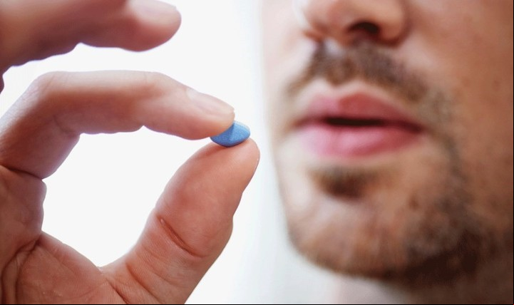 La famosa pastilla azul contra la disfunción eréctil fue aprobada en EE UU en marzo de 1998. (Archivo) Viagra a 20 años del lanzamiento que desencadenó una revolucion sexual pastilla contra la disfuncion erectil