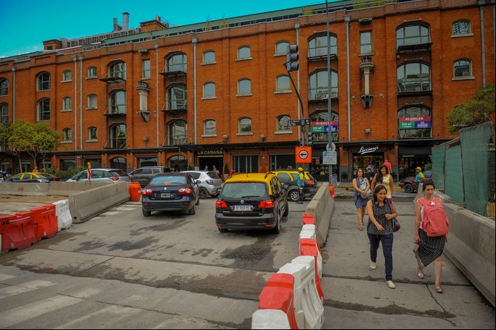 Las avenidas Madero y Huergo tendrán sentido único hacia el sur, mientras que Moreau de Justo y Antártida Argentina serán hacia el norte. Los detalles.
Av Alicia Moro de Justo 23/01/18
Foto: Mario Quinteros ciudad de buenos aires obras paseo del bajo cambio de sentido avenidas de puerto madero obras de infraestructura vial
