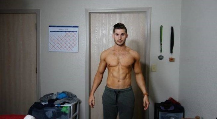 3 semanas después de empezar a entrenar, bajó a 72 kilos y aumentó su musculatura. (Facebook Hunter Hobbs)