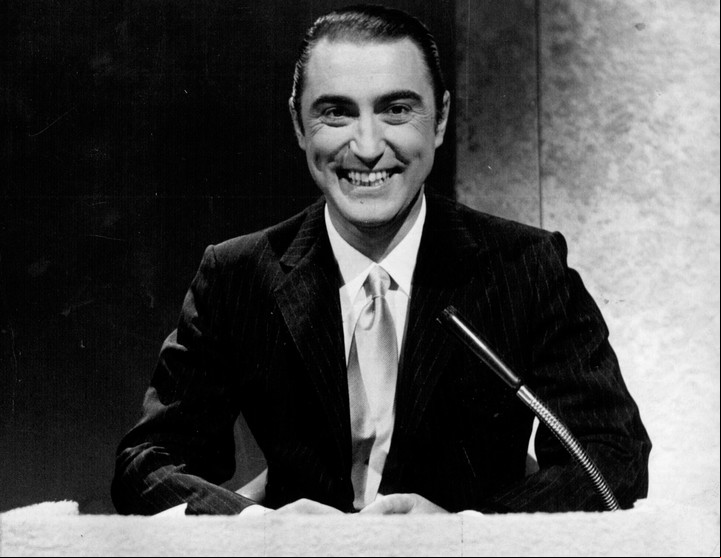 Primeros pasos. Cacho Fontana, en la época del blanco y negro. Descollaba en radio con su "Fontana show" y en TV, con "Odol Pregunta".