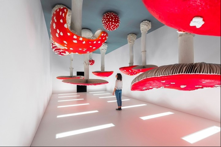 El mundo del revés. Expo en la Torre de la Fundación Prada, inaugurada el mes pasado.