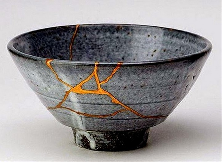 El Kintsugi destaca que los fracasos y los errores forman parte del crecimiento.