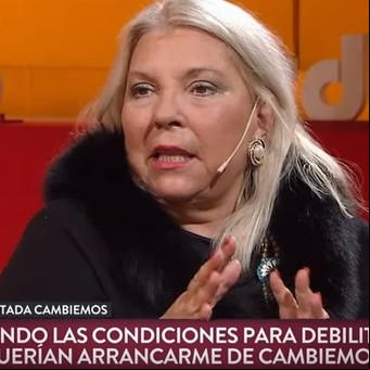 Elisa Carrió redobló sus críticas: acusó a los laboratorios y a la UIA de querer voltear al Gobierno
