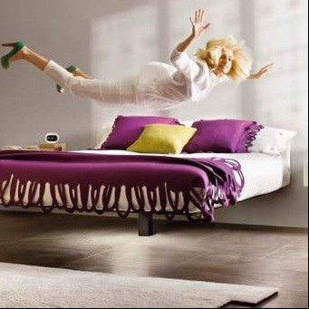 La cama flotante que desafía la gravedad