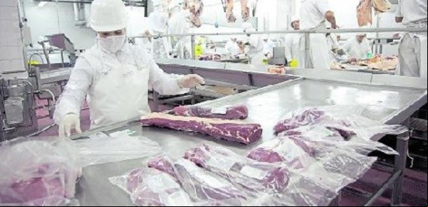 "La situación es muy complicada": se desplomaron las exportaciones de carne en el primer trimestre del año