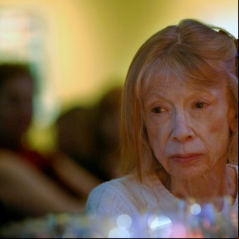 Cómo es la novela más conocida de Joan Didion, la mujer que se volvió sinónimo de periodismo