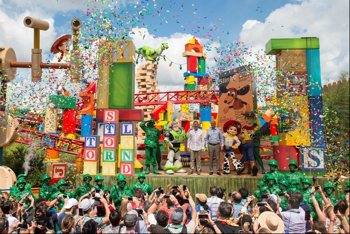 El actor Tim Allen -voz de Buzz- fue el invitado especial en la apertura (Disney Parks)