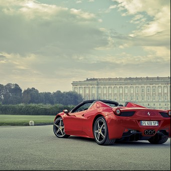 Un ejecutivo hizo trampa con los sindicatos y se compró una Ferrari: cinco años y medio de prisión