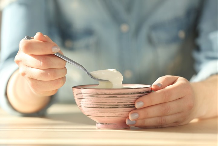 Lo ideal es consumirlo natural, sin azúcares añadidos.