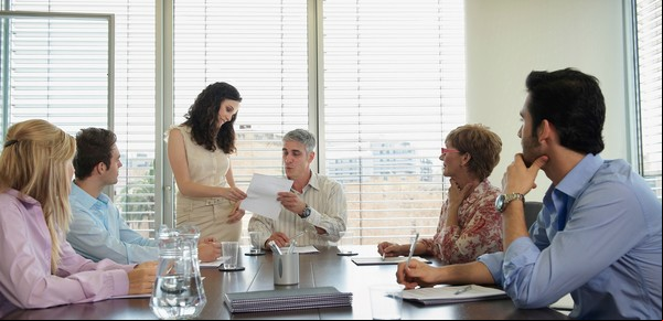 Cómo comunicarse de forma efectiva en el trabajo y evitar conflictos